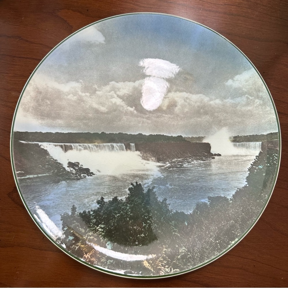 Vintage Gloomy Niagara Falls Royal Doulton Souvenir Plate #D6476 made in England